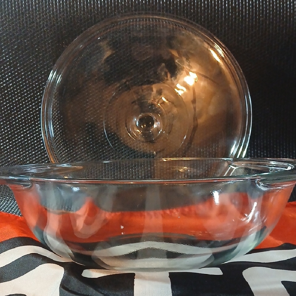 Anchor Hocking Clear Glass Casserole Dish with Lid - Transparent - Picture 2 of 4